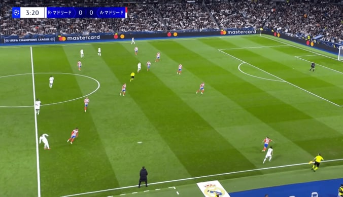 「なんちゅうパスだ！」バルベルデの“神アシスト”にファン衝撃「レベチ」「イカれてる」最強万能戦士が糸を引くボールでゴラッソ演出の瞬間「クロース級」 4枚目