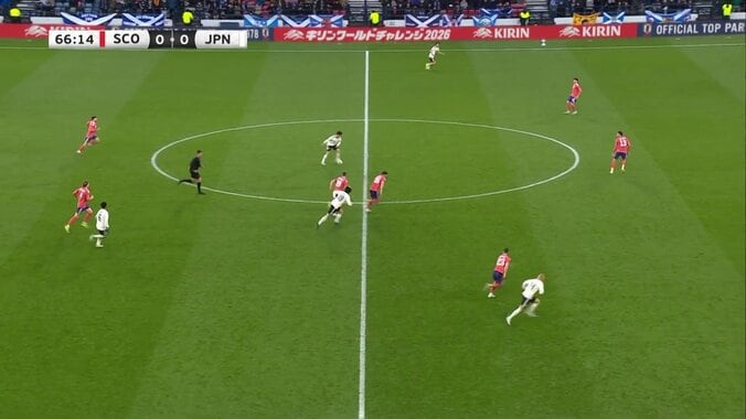 「三笘のシャドー震える」三笘薫、一撃必殺の“20mスルーパス”で決定機演出「完成度高すぎ」「レベルが違う」戦況を変える絶品ラストパスにSNS騒然 4枚目