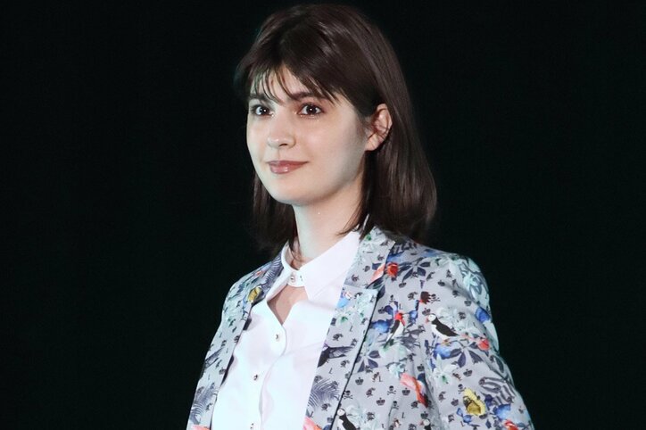 マギー、セクシーすぎるバスタオル姿を披露「鼻血ぶー」