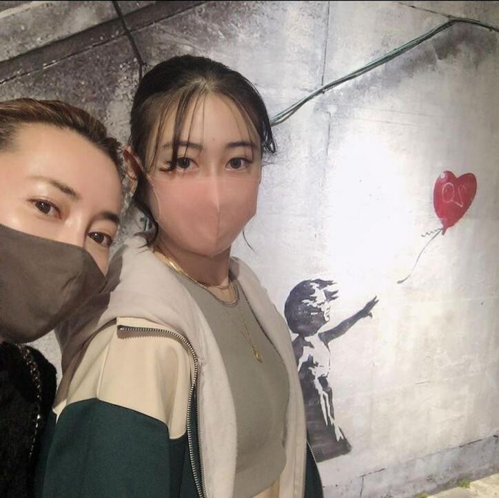  新山千春、娘と一緒に訪れたバンクシー展「ここでまた会えた」 