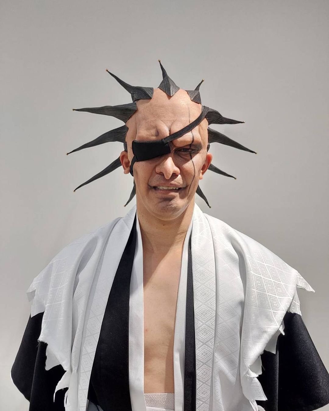 武井壮、迫力満点の「BLEACH」更木剣八コスプレを披露！「カッコいい