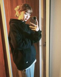 「超絶綺麗」「めっちゃ可愛い」江野沢愛美、メンズパーカー×ポニーテールの“甘辛”コーデ披露し称賛の声