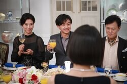 「山﨑賢人にますます似てきた」「カッコよく成長」山﨑賢人の幼少期を演じたイケメン俳優、エリート学生役に反響 ドラマ『スカイキャッスル』