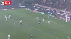 なんでそこに…！？ 伊藤洋輝、抜け出しが「エグすぎる」最終ラインから”爆速ラン”→左足ダイレクトシュート「めっちゃいい」