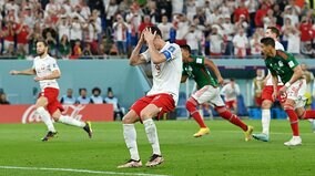 レバンドフスキがまさかのPK失敗でポーランドがスコアレスドロー…世界最高のストライカーのワールドカップ初ゴールはお預けに