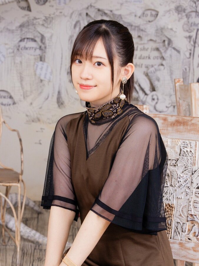 高橋李依（高良木ひかる 役）