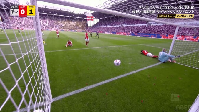 嘘だろ！？ 佐野海舟に悲劇のアクシデント発生「味方にタックルしたのか…」「可哀想だな」無念の失点関与で地面に突っ伏した一部始終 5枚目