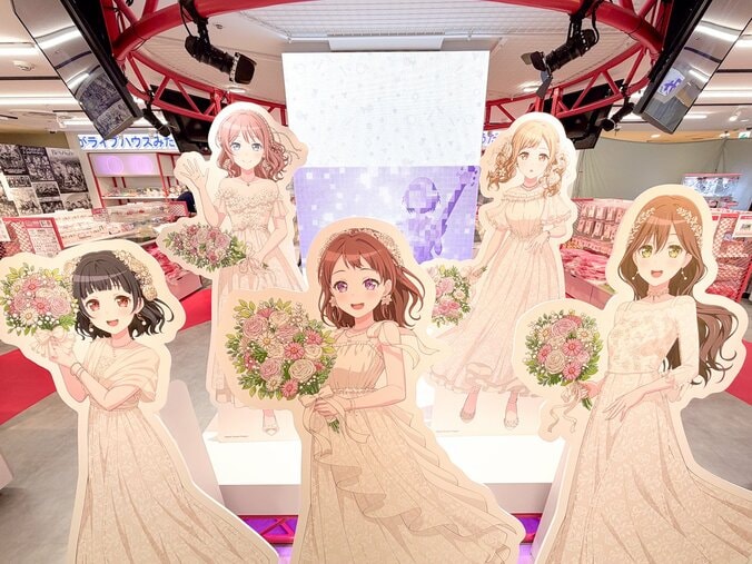 【写真・画像】「Poppin'Party」の描き下ろしイラストを使用したグッズが販売中！「BanG Dream! STORE」店舗レポート　4枚目