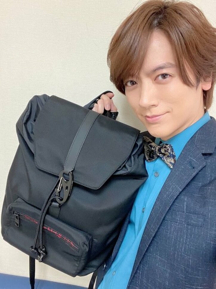 DAIGO、42歳の誕生日にYOSHIKIからもらったバッグを紹介「素敵」「沁みますね」の声