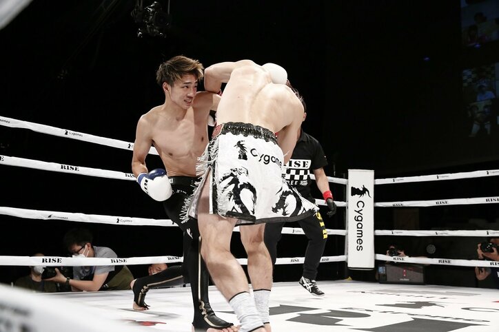 那須川天心「また必殺技が増えた」 2020年初戦で19歳の“天才”を90秒KO