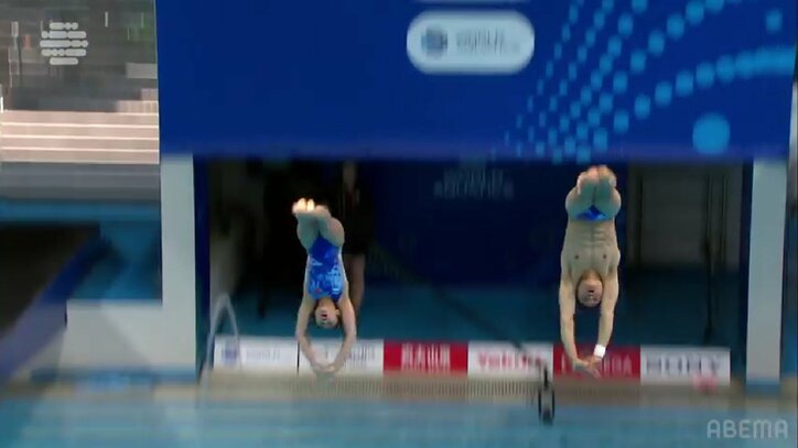 【映像】穴に吸い込まれるような入水