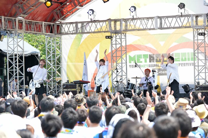 ゲスの極み乙女。、サカナ、THE BAWDIESらにオーディエンス歓喜 ライブ写真とセットリストを公開【メトロック2016 東京開催day1】