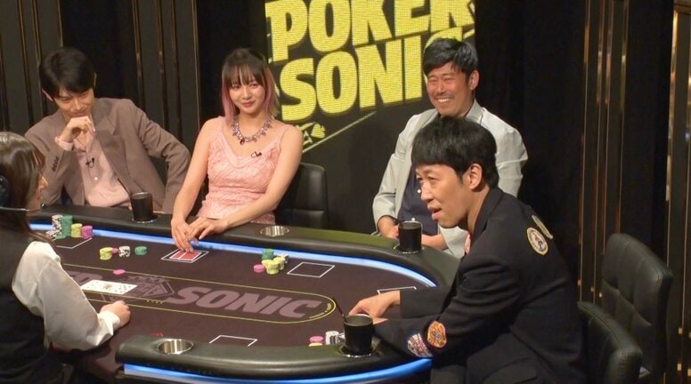 「先生〜」小籔千豊が美人ポーカープロにヘルプ！ 冷静すぎるアドバイス→見事的中で歓声「先生かわいい」