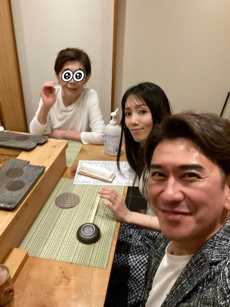 川崎麻世、母の日に妻と義母と寿司屋へ!愛情あふれる家族の一日を報告