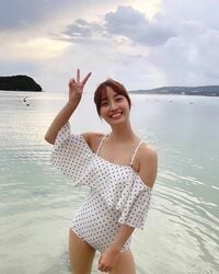 柴田阿弥、ヘルシーな肌見せ水着ショットにファン歓喜「マーメイドだ」「可愛すぎる！」