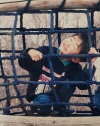 「31歳を迎えました」町田啓太、幼少期に撮ったプライベートショットを公開