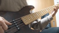 【映像】“人の声”に聞こえるベースの演奏