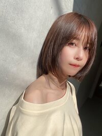 有村藍里、美デコルテの“肩出しショット”を披露「透明感がレベチ」「光の加減が絶妙」とファン絶賛