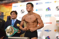 まるで彫刻！亀田和毅バッキバキの仕上がり　世界戦前日計量で「過去最高に仕上がった」