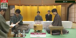 挑戦者・豊島将之九段が39手目を封じる 藤井聡太名人、連勝なるか 形勢互角のまま2日目へ／将棋・名人戦七番勝負第2局