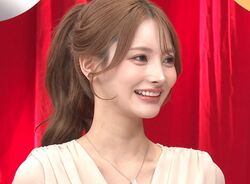 “鼻はフルでカスタム”目と鼻を整形した超人気キャバ嬢、美容代は月100万「髪は自分で洗わない」