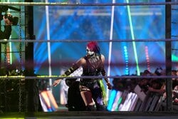 「もはやアート」人気日本人女子レスラー、鮮やか“毒霧”噴射の「決定的瞬間」を捉えたベストショットが話題に