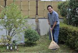  高橋真麻、汗だくで芝刈りをする父・高橋英樹に感謝「頼もし過ぎる父であります」 