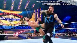 「凶器だろ」「反則だろ反則」手首骨折の米人気レスラーが右腕ギブスで“KOパンチ” 怒りの一撃に対戦相手卒倒