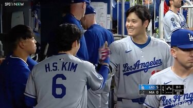 よくやった！大谷翔平が9号HR直後キム・ヘソンに“粋な祝福” 振り返って改めて「ぽんぽんして喜んでる」ベンチで滲む人柄に反響 | MLB |  ABEMA TIMES | アベマタイムズ