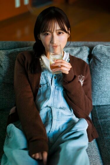 AKB48小栗有以、2026年4月始まりカレンダーが発売決定＆先行ビジュアル
