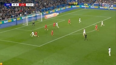 「三笘が出て変わった」三笘薫、交代1分でみせた圧巻の“仕掛け”にスタジアムから拍手喝采「スケール大きいな」リヴァプール守備陣を引き裂く緩急ドリブル炸裂の瞬間