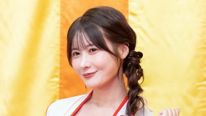 【写真・画像】「名前なんていうの？」 鶴瓶、次々と登場する“ご褒美美女”に質問連発　1枚目
