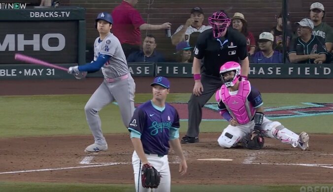 【写真・画像】バケモノかよ！ 大谷翔平、バットの先で“まさかの光景”「エグい」「マジか」 164キロ“高速センター返し”→野手があきらめる　1枚目