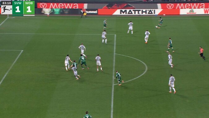 【映像】完璧軌道のドンピシャクロス 