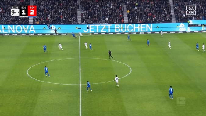 【写真・画像】芸術的！伊東純也、“鮮やかアウトサイドパス”で今季初アシスト「綺麗な崩し」「速すぎる」パス＆ゴーから完璧連携　1枚目