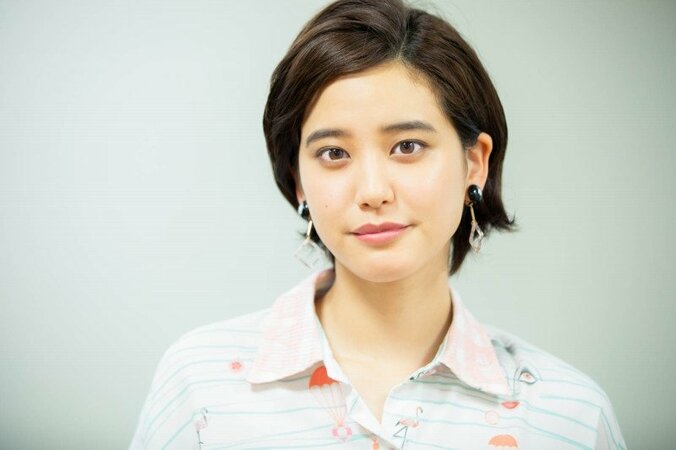 山崎紘菜インタビュー　山田孝之と長澤まさみに圧倒された『50回目のファーストキス』の現場 1枚目