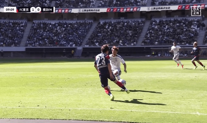 トラップしながらターンする佐藤龍之介