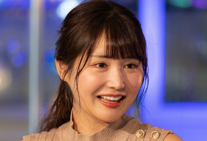 「かたい人好き」22歳肉食系グラドル、ピタピタのニットワンピで合コンに登場！ ボディタッチ攻撃を連発 1枚目