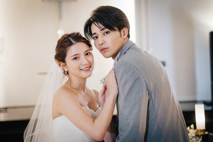 川島海荷、ウェディングドレス姿で中田圭祐と“結婚式”、指輪も交換『私たち結婚しました3』第1話