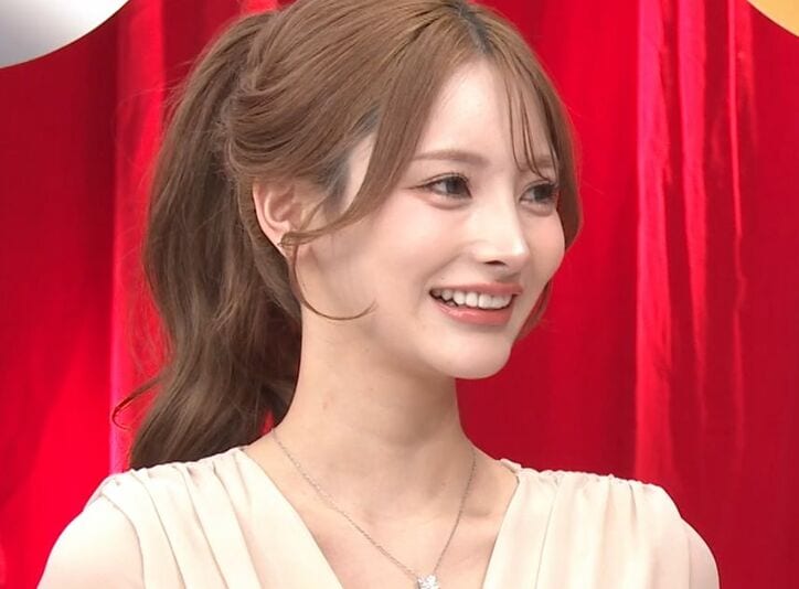 【写真・画像】わずか22歳で銀座の最年少ママに！貫禄と完璧ボディにベッキー衝撃「何だこの人は」客はハリウッドスターや世界の富裕層も　1枚目