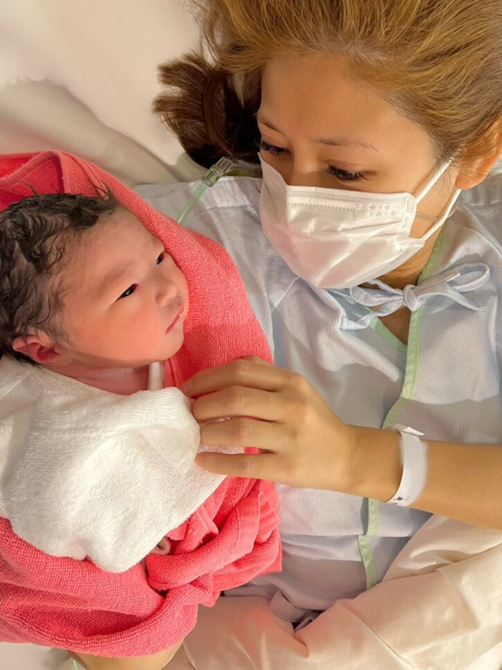  内山信二の妻、帝王切開で第1子を出産「涙が溢れました」 