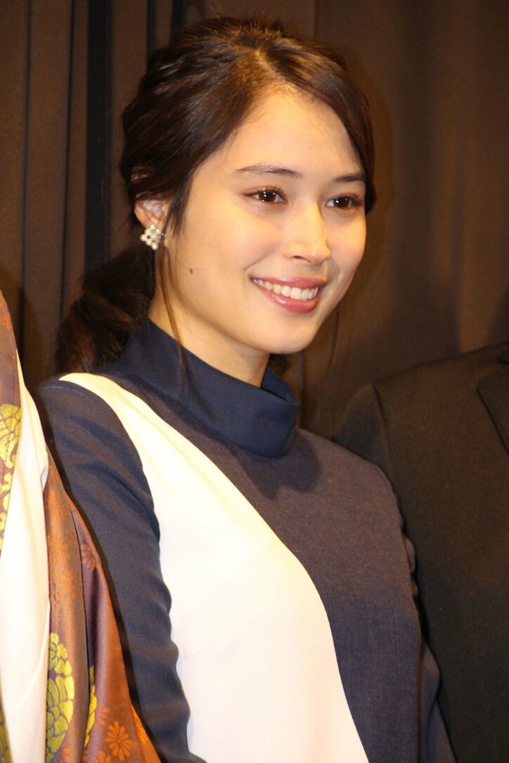 広瀬アリス、舞台挨拶でウトウト？「椅子がすごくフワフワしていて…」