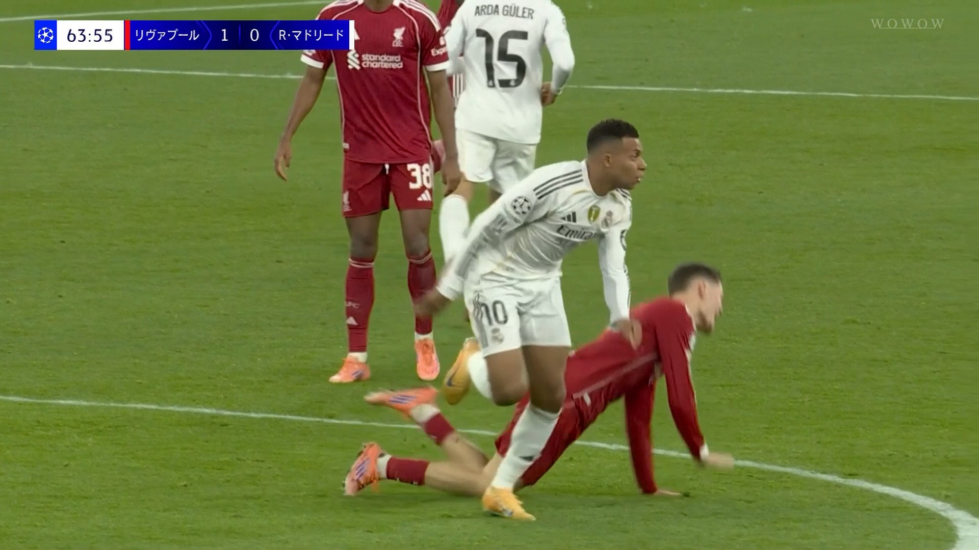 【映像】側頭部直撃の強烈エルボー