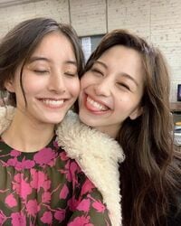 新木優子、中条あやみとの2ショット公開「美の暴力」「無敵の美女2人」など称賛の声