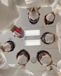 佐野玲於、GENEメンバーとの“年越しジャンプ”動画公開に反響「下アングルでもかっこいい」