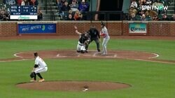 「腕が丸太」！ キャッチャーが座ったまま二塁送球で盗塁阻止 “これぞメジャー”のプレーに視聴者「座ってやで」「マッキャンやるじゃん」と驚き