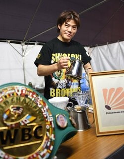 「生活のすべてに介護が必要な状態」ボクシング元世界王者・重岡優大と弟・銀次朗のいま 夫婦二人三脚で思い描く夢とセカンドキャリア