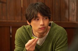 福士蒼汰、「傷舐め合って仲良くする？」に成海璃子が軽蔑のコップ水ぶっかけ『アイのない恋人たち』