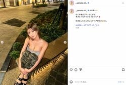 山田あい、ベアトップ姿での“見上げショット”に「抜群の可愛さ」「最高にセクシー」と反響