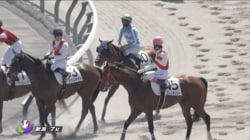 滑り込み3着で「ゴメンネ」連呼…ユニークな馬名の1番人気馬の奮闘シーンが話題に「頑張った」